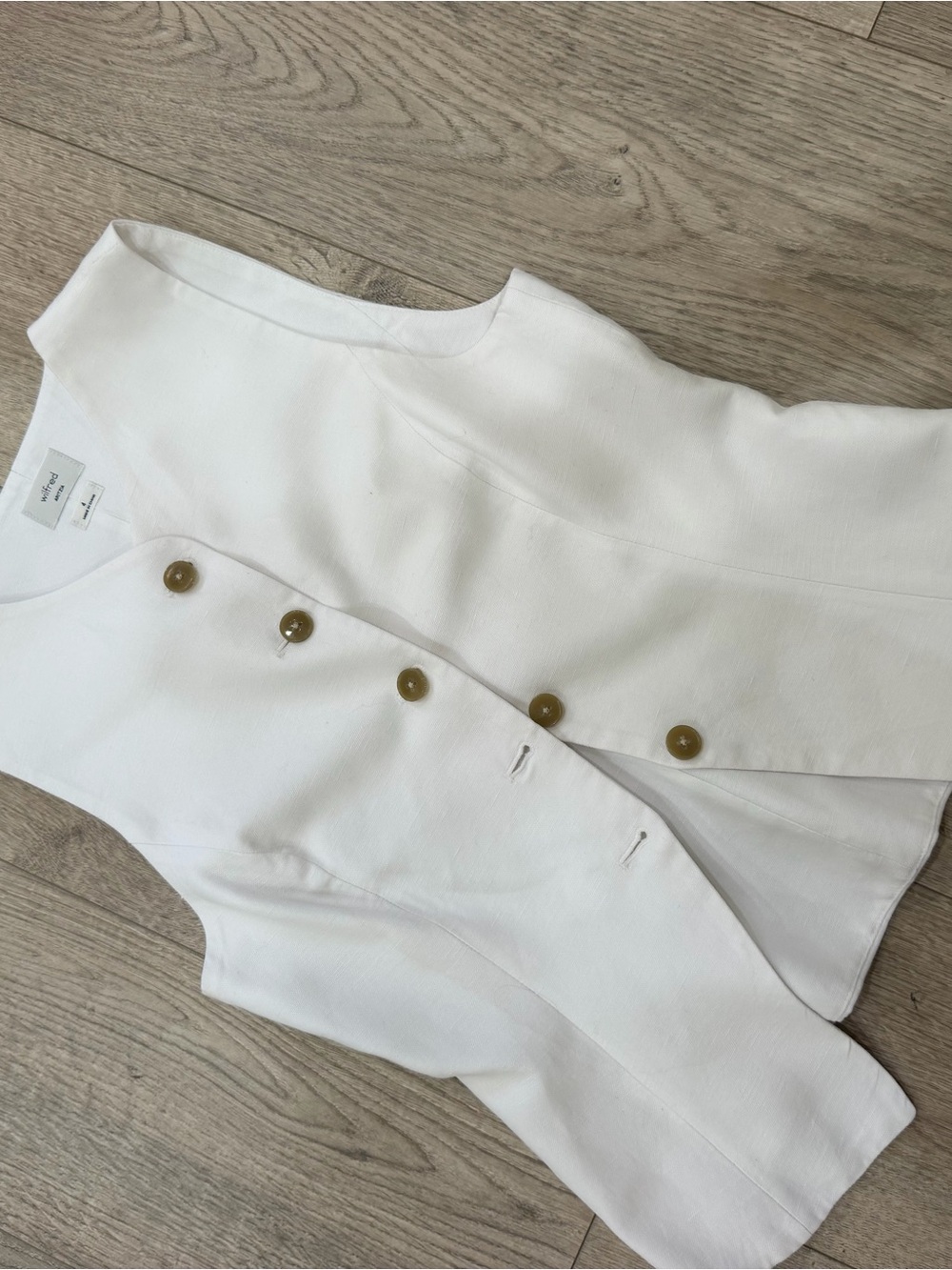 Aritzia Wilfred Linen Women’s Button-Front Top